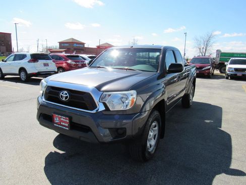 Used 2014 Toyota Tacoma 4x4 Access Cab w/ SR5 Package image 1