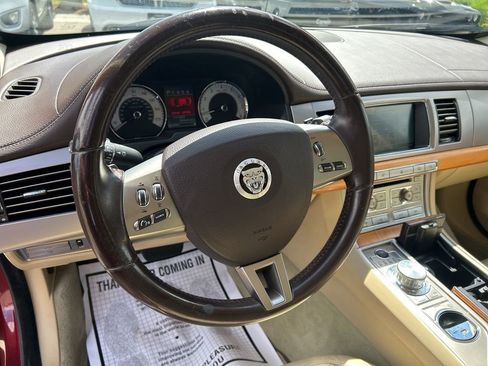 Used 2010 Jaguar XF Luxury RWD image 24