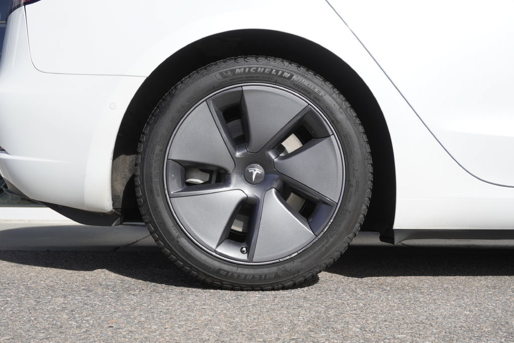 Used 2022 Tesla Model 3 Long Range AWD/4WD image 31