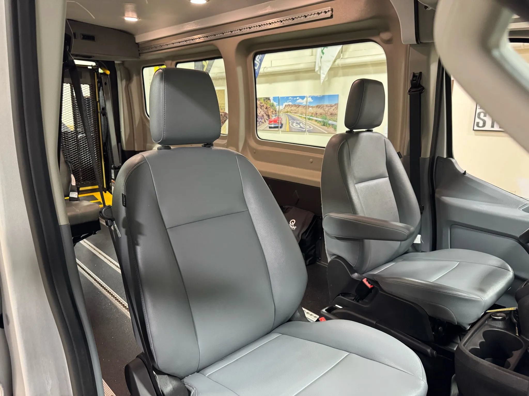 Used 2019 Ford Transit 250 148 Medium Roof RWD image 31