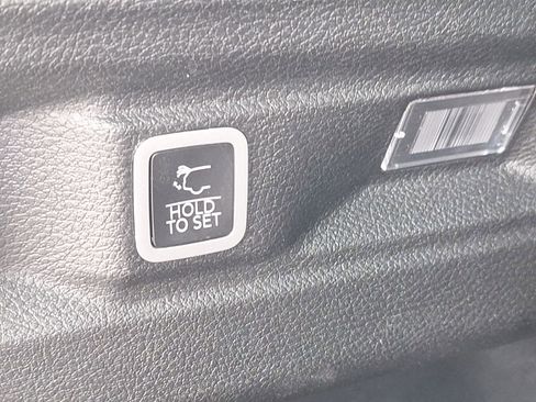 Used 2023 Jeep Grand Cherokee L Laredo image 21