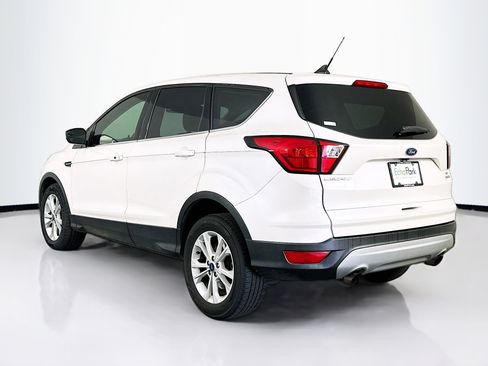 Used 2019 Ford Escape SE image 5