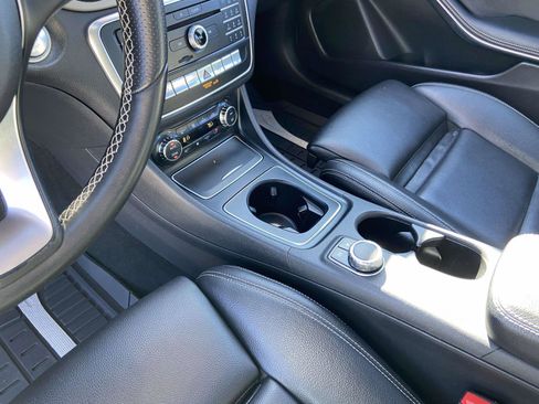 Used 2018 Mercedes-Benz CLA 250 image 11