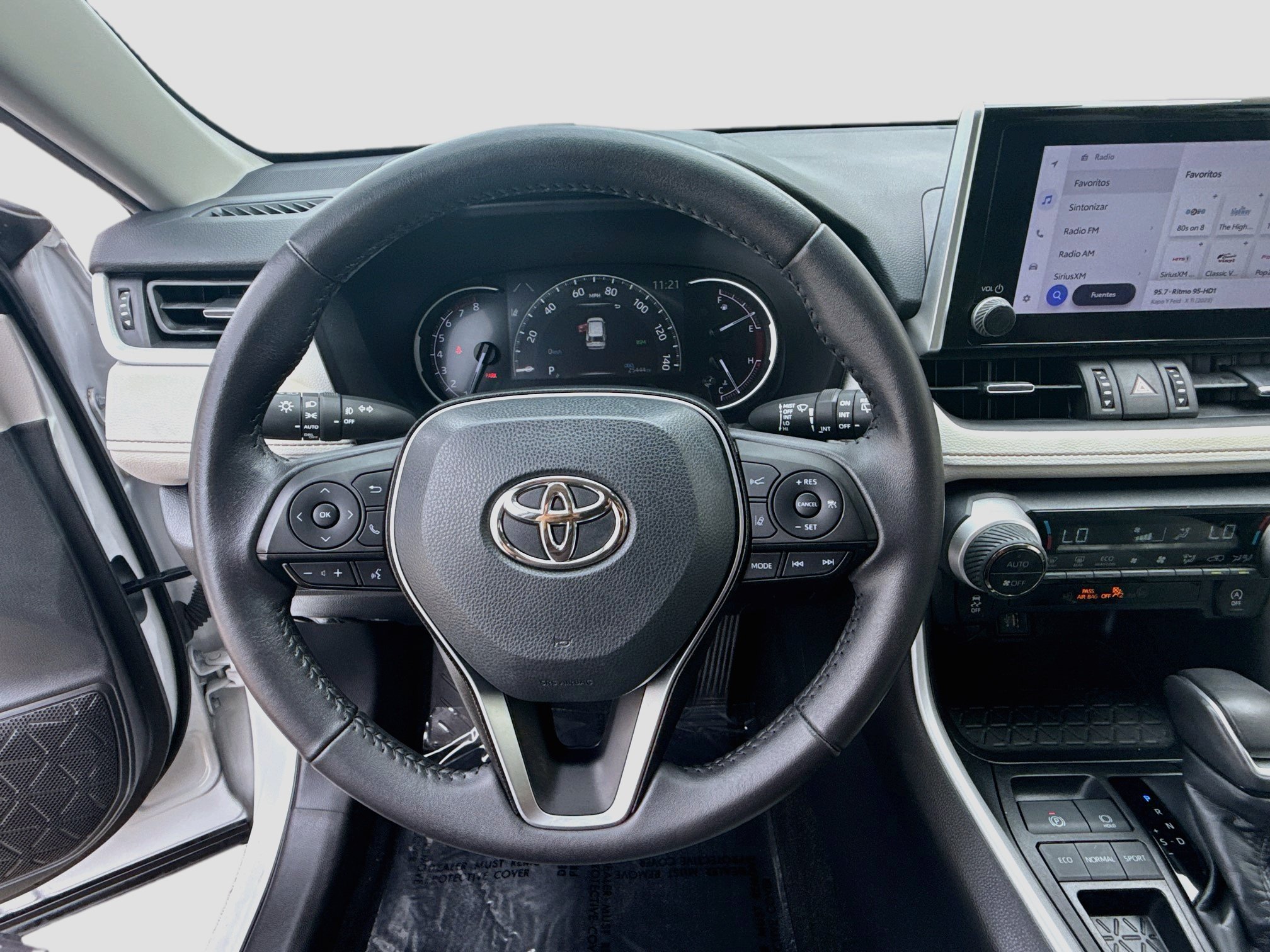 Used 2024 Toyota RAV4 XLE Premium FWD image 8