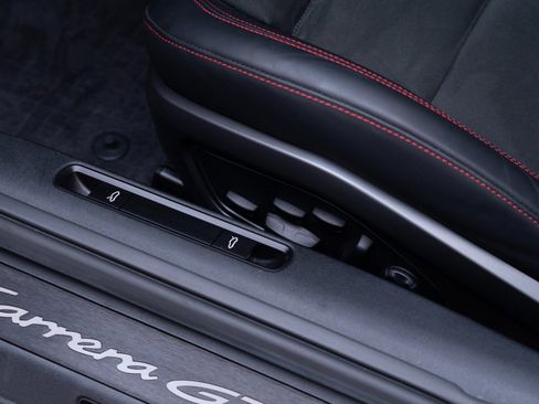 Certified 2024 Porsche 911 Carrera GTS image 16