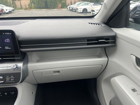 Used 2025 Hyundai Kona SEL image 35