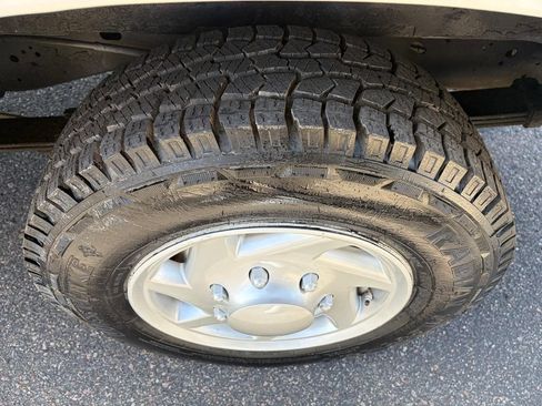 Used 2010 Ford E-150 and Econoline 150 RWD image 8