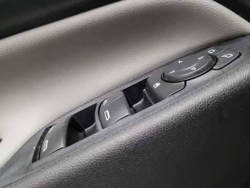 Used 2020 Chevrolet Equinox LS w/ LS Convenience Package FWD image 27