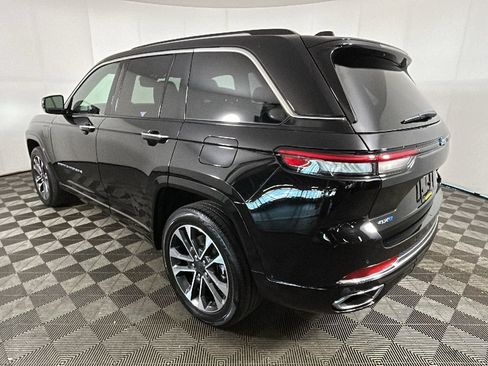 Used 2023 Jeep Grand Cherokee Overland AWD/4WD image 5