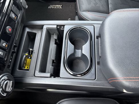 Used 2024 Nissan Titan PRO-4X image 23