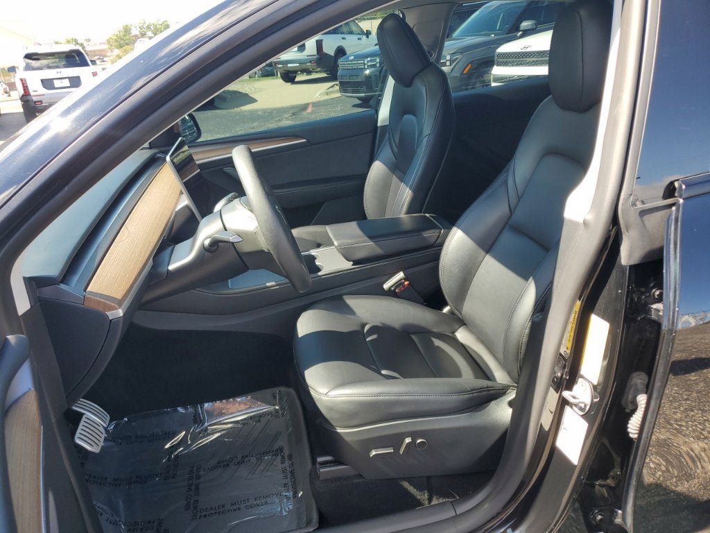 Used 2024 Tesla Model Y Performance AWD/4WD image 9