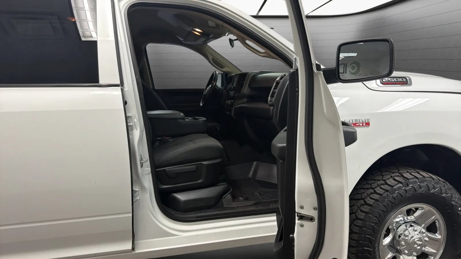 Used 2019 RAM 2500 Tradesman AWD/4WD image 25
