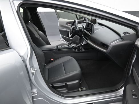 Used 2024 Toyota Prius XLE image 32