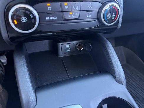 Certified 2022 Ford Escape SE image 24