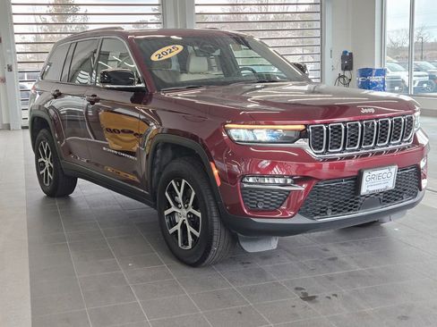 Used 2025 Jeep Grand Cherokee Limited w/ Luxury Tech Group II AWD/4WD image 1