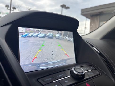 Used 2019 Ford Escape SE image 10