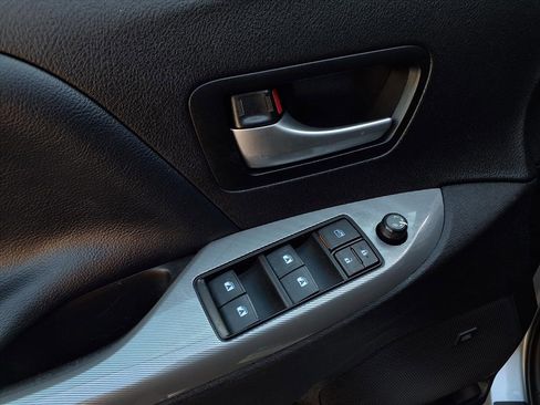 Certified 2019 Toyota Sienna SE Premium image 16