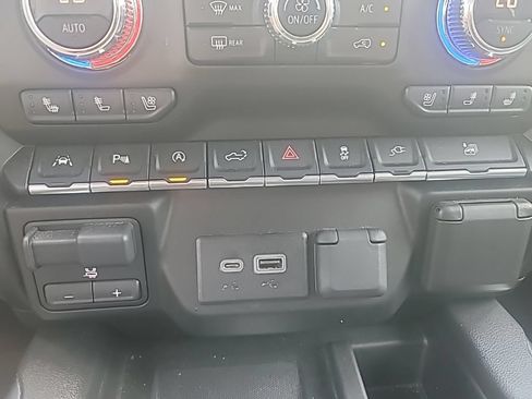 Used 2019 GMC Sierra 1500 SLT w/ SLT Premium Plus Package RWD image 30