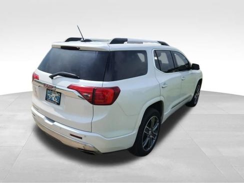 Used 2018 GMC Acadia Denali w/ Technology Package FWD image 3