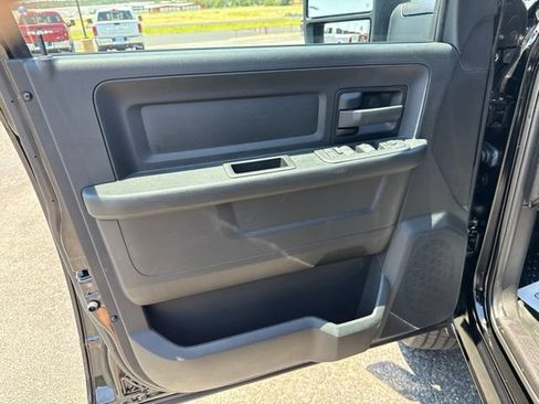 New 2026 RAM 2500 Tradesman w/ Chrome Appearance Group AWD/4WD image 21