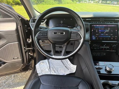 Used 2021 Jeep Grand Cherokee L Limited AWD/4WD image 13