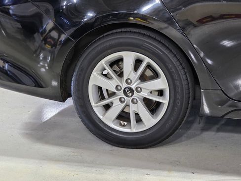 Used 2018 Kia Optima LX image 9