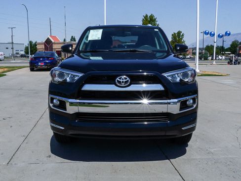 Used 2018 Toyota 4Runner Limited AWD/4WD image 3