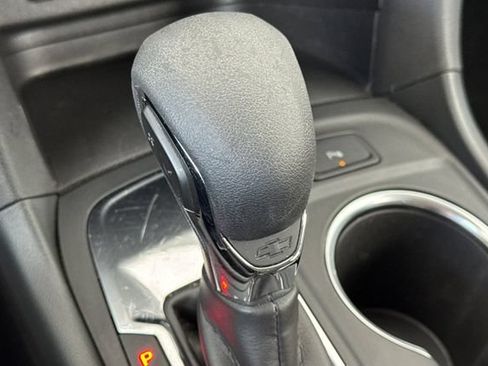 Used 2024 Chevrolet Equinox LT FWD image 34