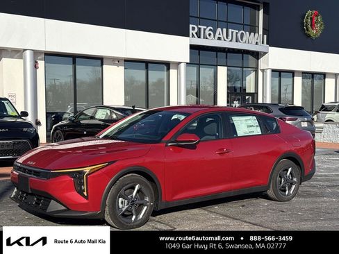 New 2025 Kia K4 LXS image 1