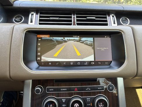 Used 2017 Land Rover Range Rover Supercharged AWD/4WD image 34