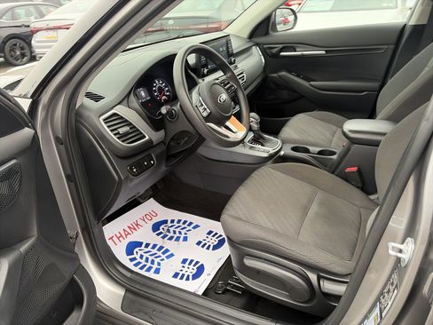 Used 2021 Kia Seltos LX image 10