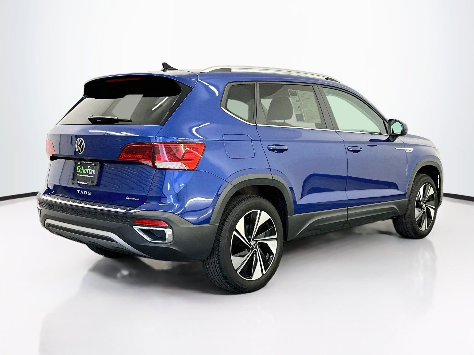 Used 2023 Volkswagen Taos SE AWD/4WD image 9