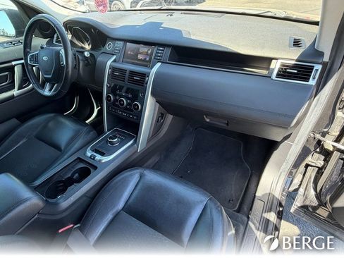 Used 2017 Land Rover Discovery Sport SE image 12