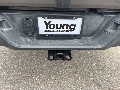 Used 2023 Jeep Gladiator Willys image 12