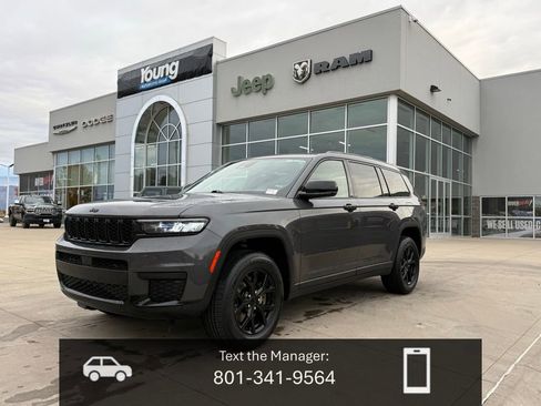 Used 2024 Jeep Grand Cherokee L Laredo image 1