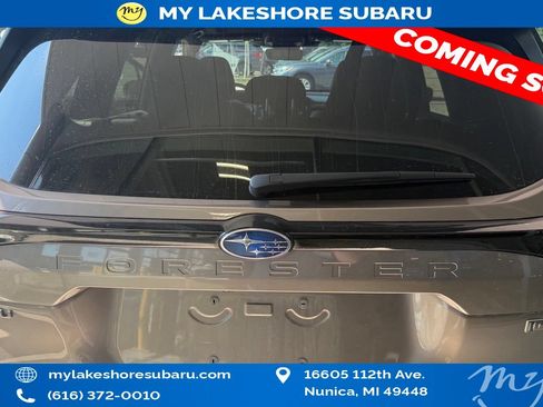 Used 2025 Subaru Forester Premium AWD/4WD image 8