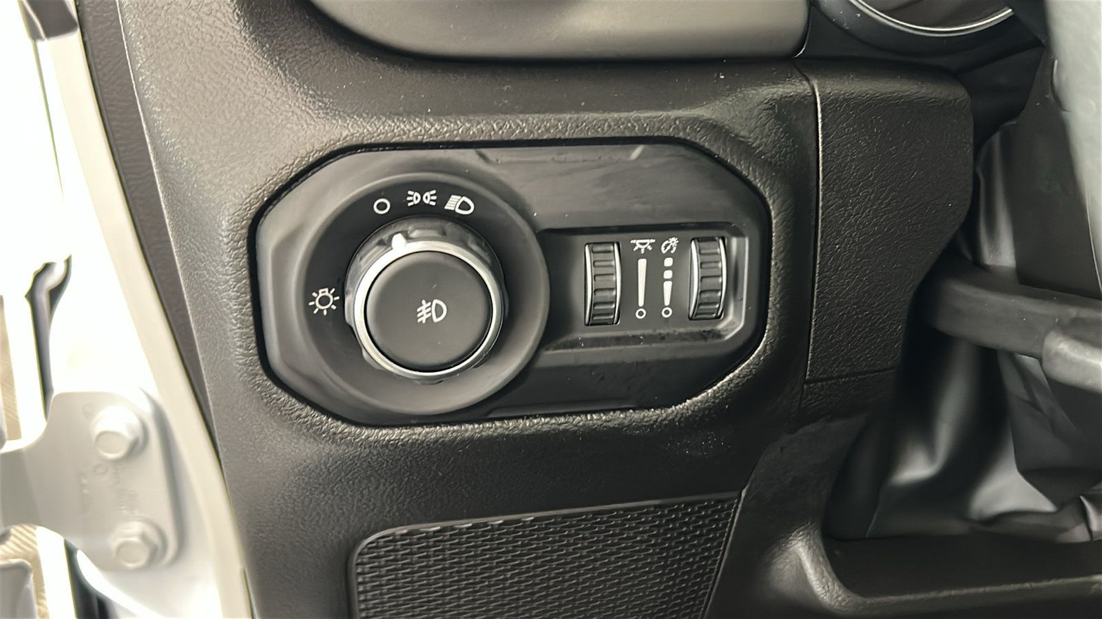 Used 2021 Jeep Wrangler Sport AWD/4WD image 23