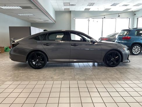 Used 2018 Honda Accord Sport image 6