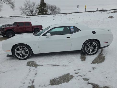 Certified 2021 Dodge Challenger R/T image 4