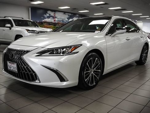 Certified 2025 Lexus ES 350 w/ Premium Package FWD image 3