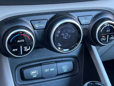 Certified 2025 Hyundai Venue SEL image 27