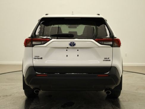 Used 2020 Toyota RAV4 XLE image 4