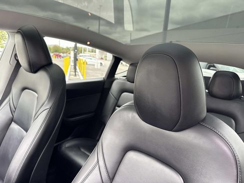 Used 2024 Tesla Model Y Long Range AWD/4WD image 23