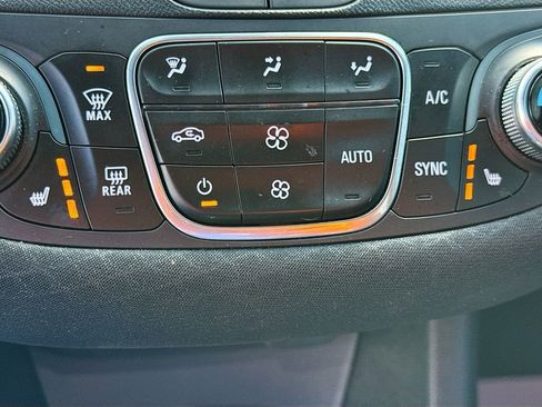 Used 2024 Chevrolet Malibu LT FWD image 19