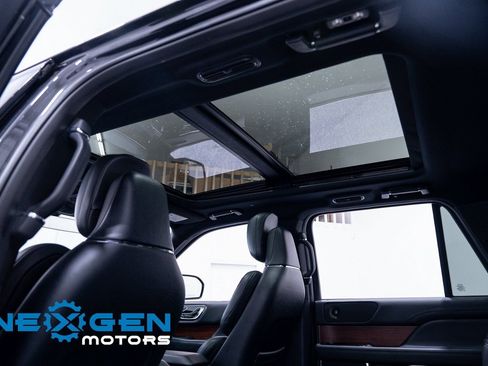 Used 2022 Lincoln Navigator Reserve AWD/4WD image 28