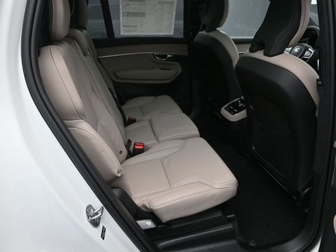 New 2026 Volvo XC90 B6 Ultra w/ Lounge Package image 33
