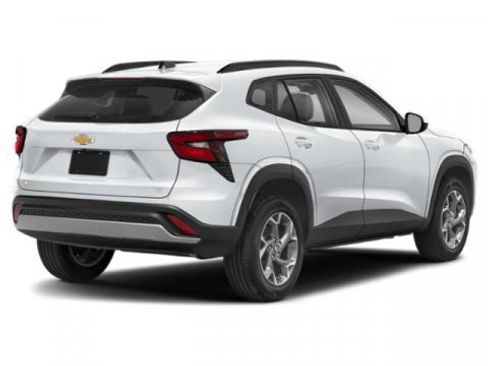 Certified 2025 Chevrolet Trax RS w/ Driver Confidence Package FWD image 2