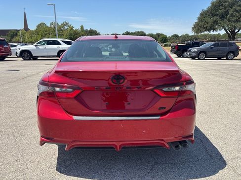 Used 2024 Toyota Camry SE w/ Convenience Package FWD image 5