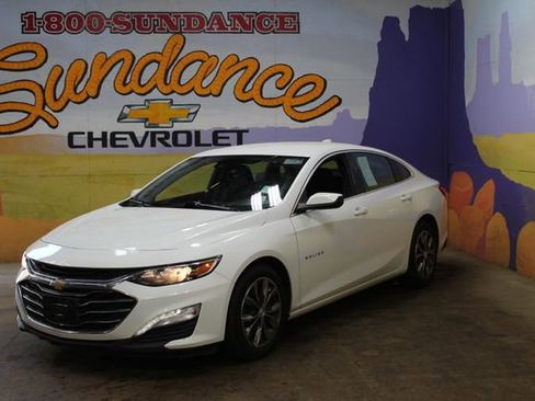 Used 2023 Chevrolet Malibu LT FWD image 2
