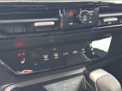 New 2026 Nissan Kicks SR w/ SR Premium Package image 27